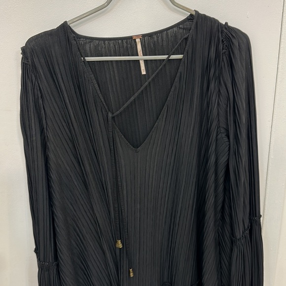 Free People I can’t help it pleated short black dress XS - Picture 4 of 8